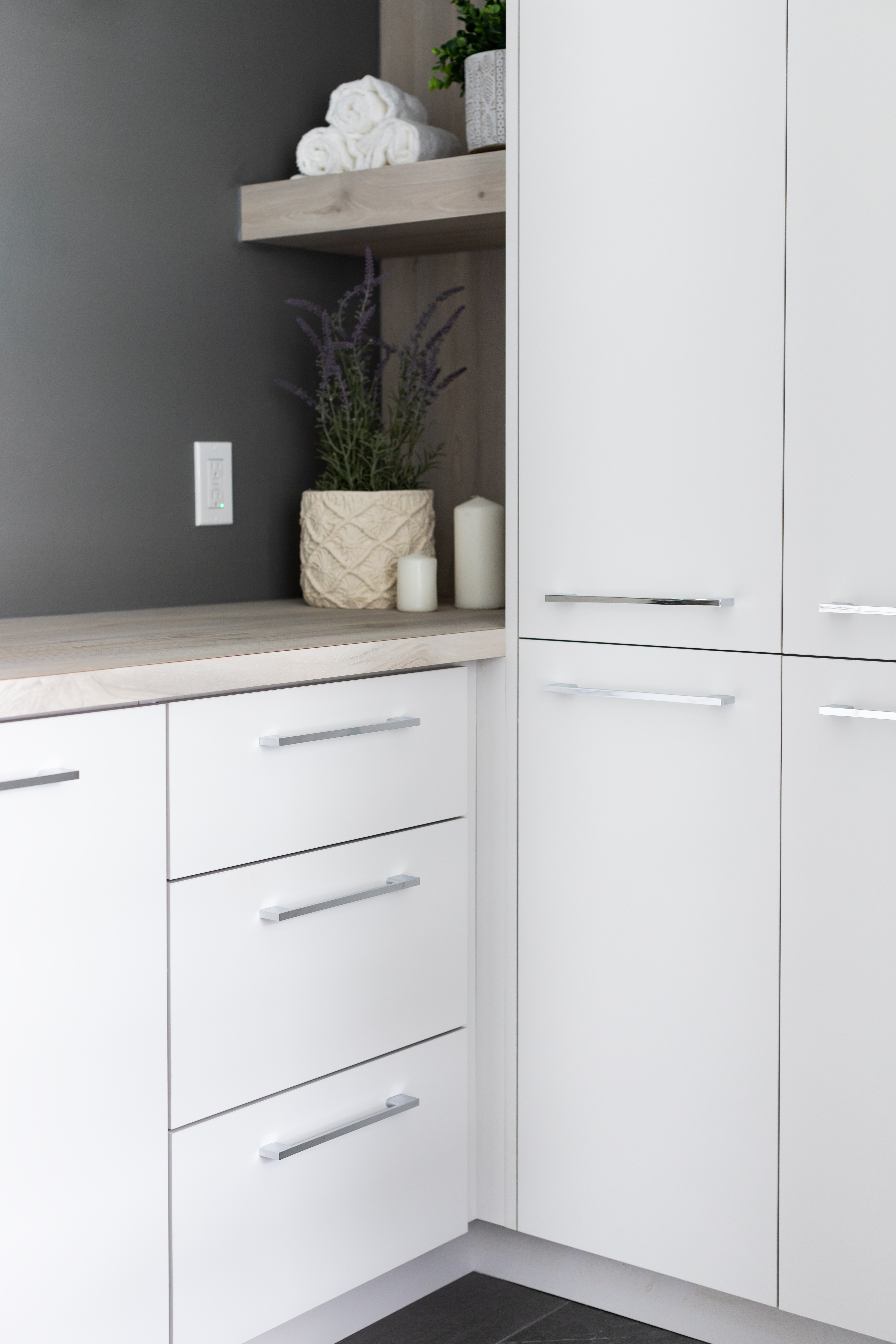 Mobilier sur mesure - Vanité et lingerie