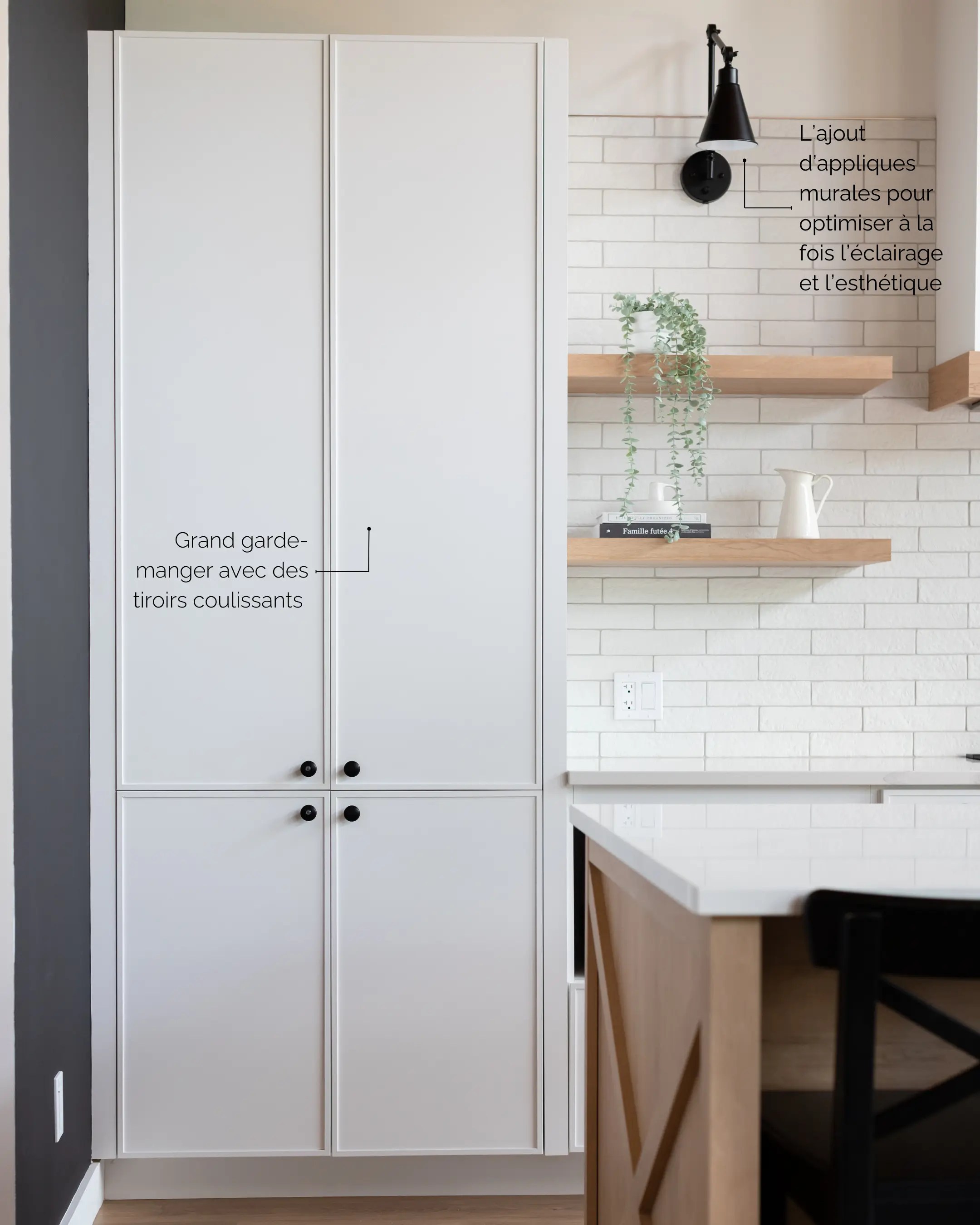 decoratrice interieur québec, designer d'intérieur trois-rivières, designer interieur sherbrooke, design interieur lévis, decorateur interieur thetford mines, designer intérieur saint-augustin, designer interieur st georges, decorateur interieur, decorateur val-bélair, decoration interieur bécancour,architecture interieur victoriaville, design interieur québec,design, cuisine, maison, designer commercial, salle de bain, agrandissement, sous-sol, maison, 3d, designer commercial québec, designer thetford mines, designer nicolet, decoration saint-nicolas, decoration thetford mines, decoration québec, home staging Rénovation cuisine Lévis : Cuisine lumineuse avec agencement moderne par Élévation Studio Design. Design intérieur pour chalet locatif au Québec.