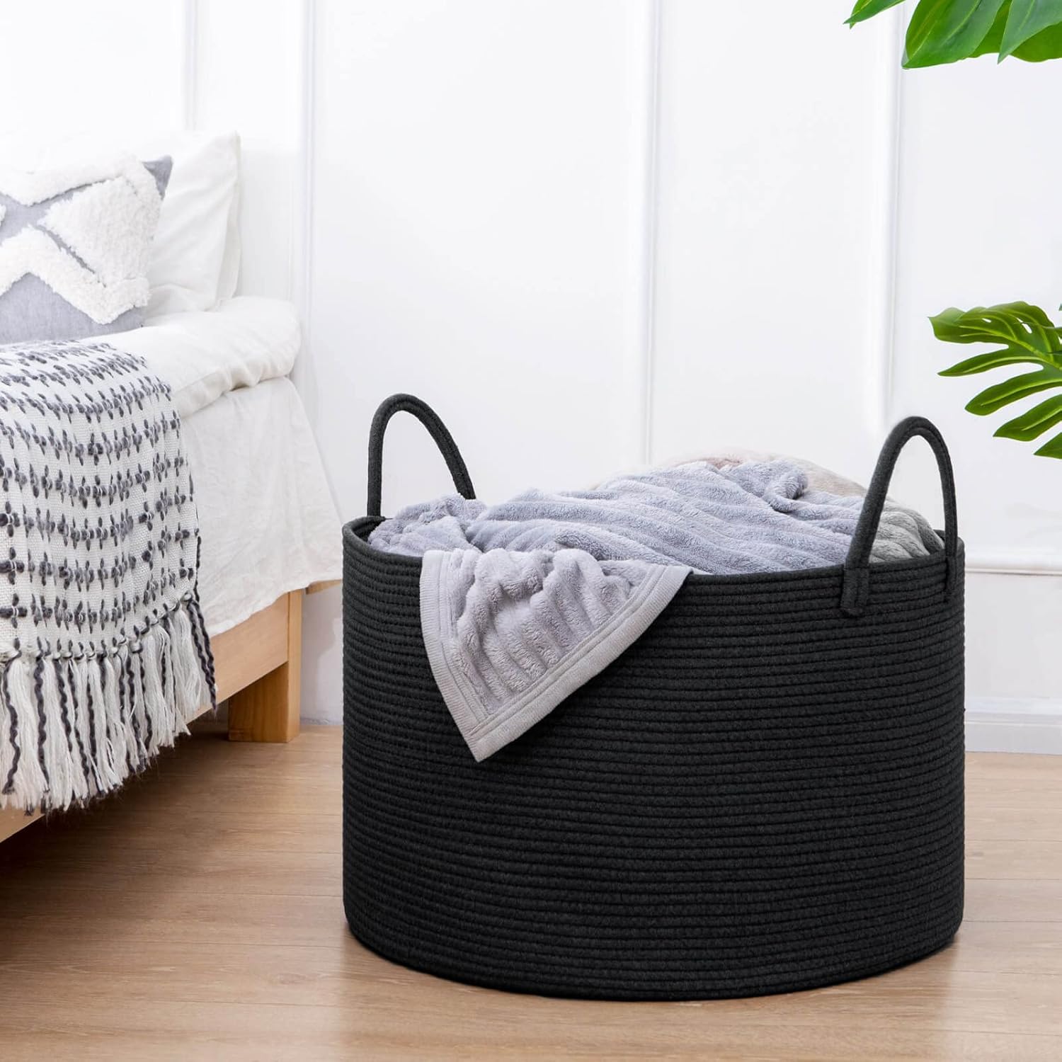 decoratrice interieur québec, designer d'intérieur trois-rivières, designer interieur sherbrooke, design interieur lévis, decorateur interieur thetford mines, designer intérieur saint-augustin, designer interieur st georges, decorateur interieur, decorateur val-bélair, decoration interieur bécancour,architecture interieur victoriaville, design interieur québec,design, cuisine, maison, designer commercial, salle de bain, agrandissement, sous-sol, maison, 3d, designer commercial québec, designer thetford mines, designer nicolet, decoration saint-nicolas, decoration thetford mines, decoration québec, home staging Accessoires de décoration intérieure - Élévation Studio Design vous aide à sélectionner des accessoires décoratifs qui ajoutent du style et du confort à votre intérieur, partout au Québec.