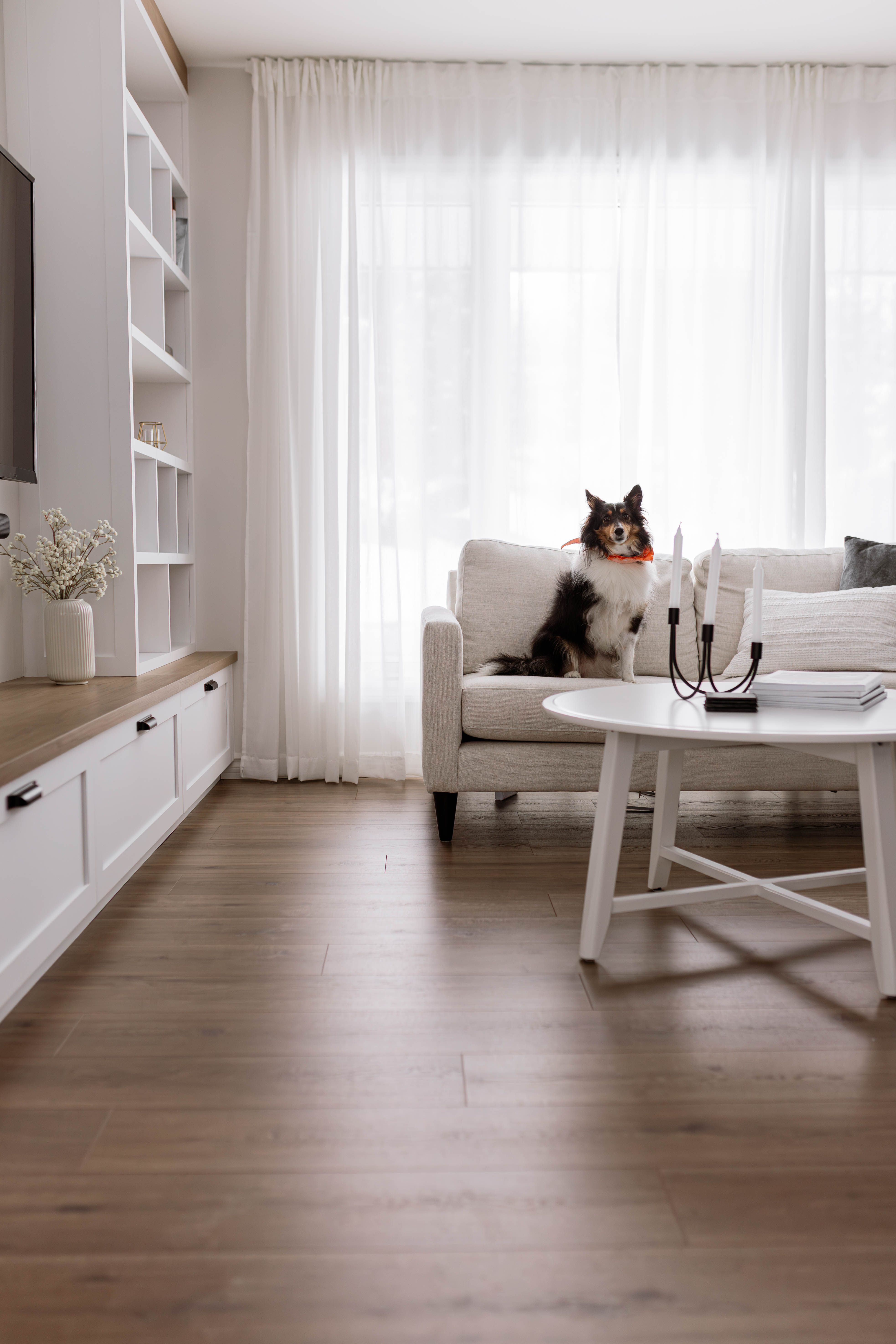 Rénovation d’aire ouverte à Saint-Ferdinand – cuisine, salle à manger et salon repensés par les designer d'intérieur de chez Élévation Studio Design à Thetford Mines